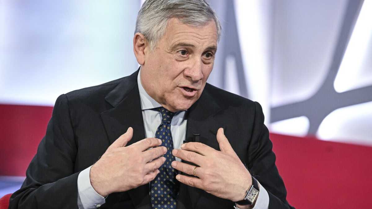Immagine di Tajani predica "unità" dopo la scoppola del No. Ma in FI monta lo scontento