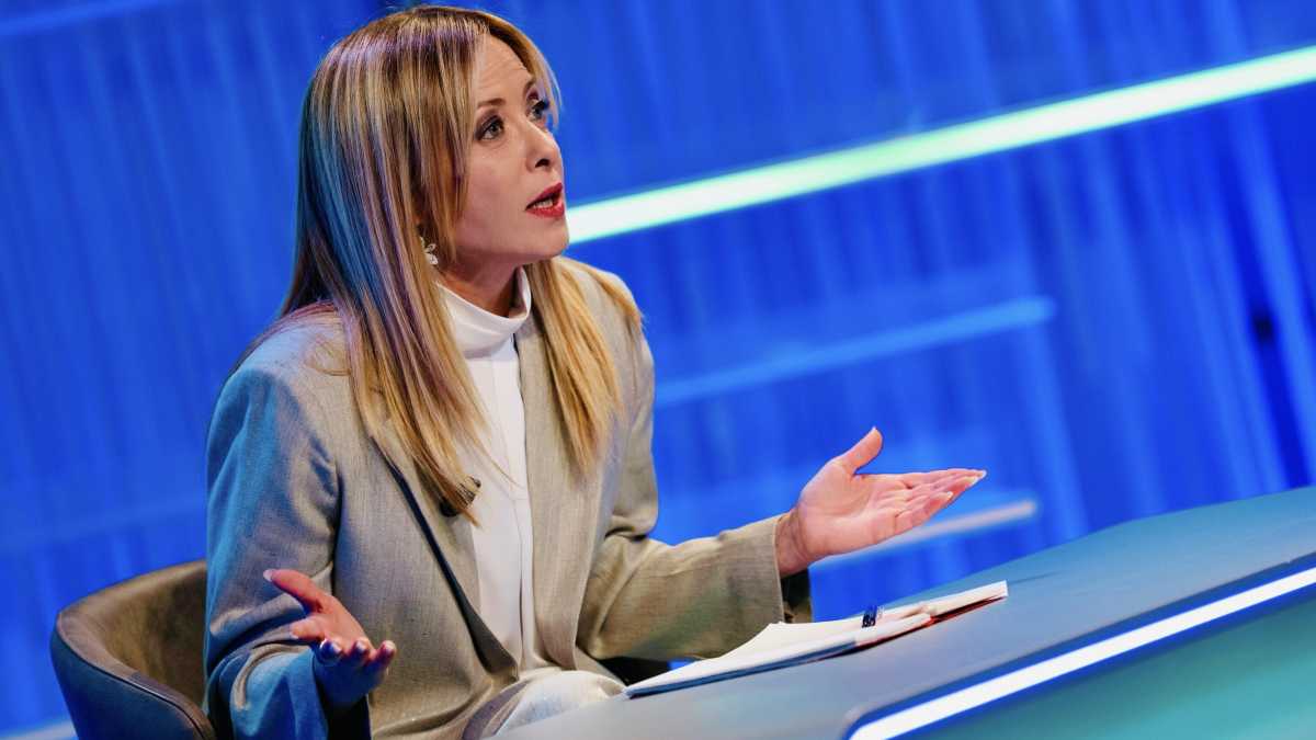 Immagine di Il plotone d’esecuzione di Meloni. Ora la premier chiede anche la testa di Santanchè