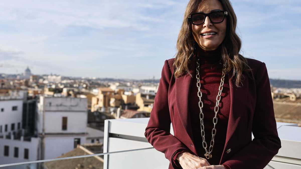 Immagine di FI e FdI pressano per le dimissioni di Santanchè, la Lega tace. La ministra si rintana
