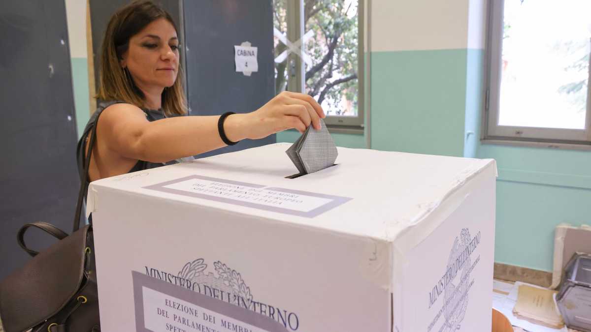 Immagine di Elezioni all’italiana: si vota per cambiare tutto, per poi votare ai referendum e non cambiare niente