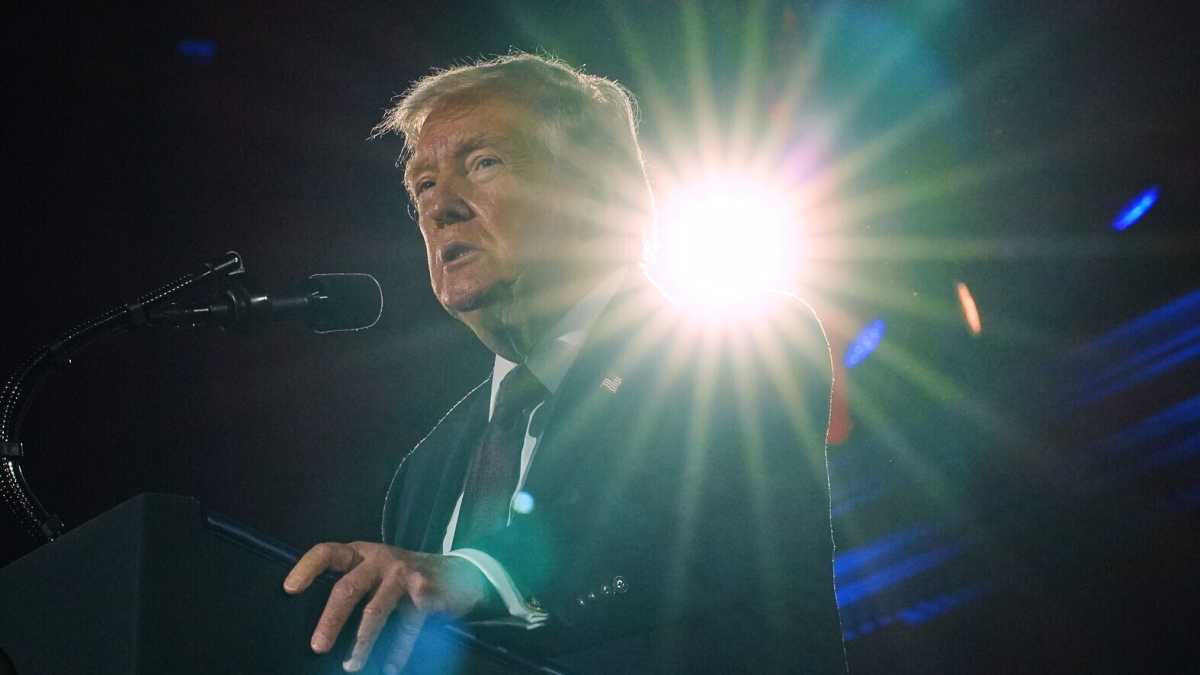 Immagine di Con chi parla Trump in Iran?