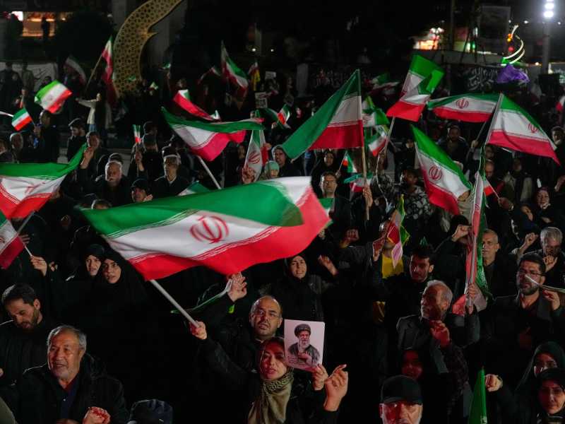 Teheran punta sul ricatto di Hormuz e pretende di trattare con Vance