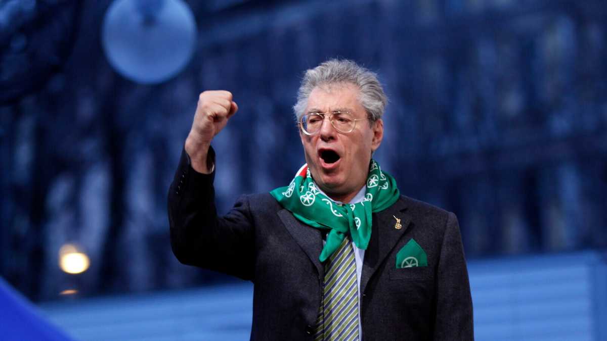 Immagine di Su Bossi resta un solo testimone: Massimo Fini