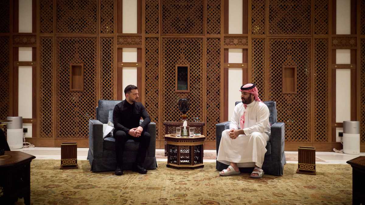 Immagine di La visita di Zelensky a Riad apre una nuova stagione di alleanze, denaro e armi su due fronti
