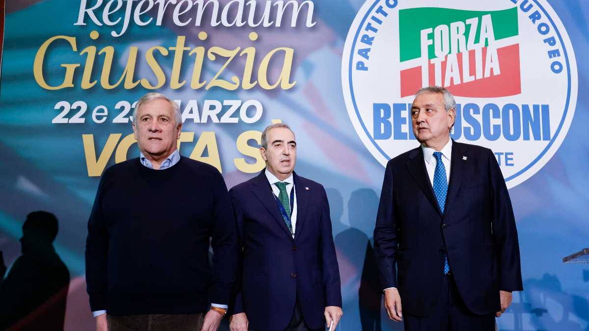 Immagine di Gasparri: “Il mondo va avanti”. Ora lo scontro è in FI sui congressi. Il rischio boomerang