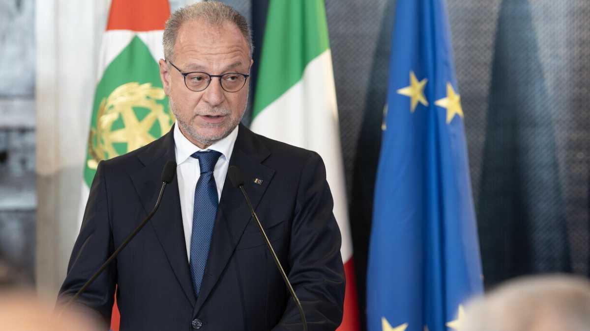 Immagine di Fango su Giorgio Mulè: dove non arrivano i pm arriva la gogna di Rep.