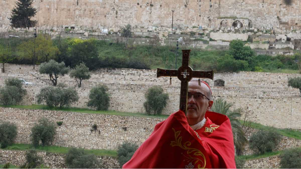 Immagine di Ora tutti per Pizzaballa, ma la libertà religiosa di Ratzinger fu presa a schiaffi