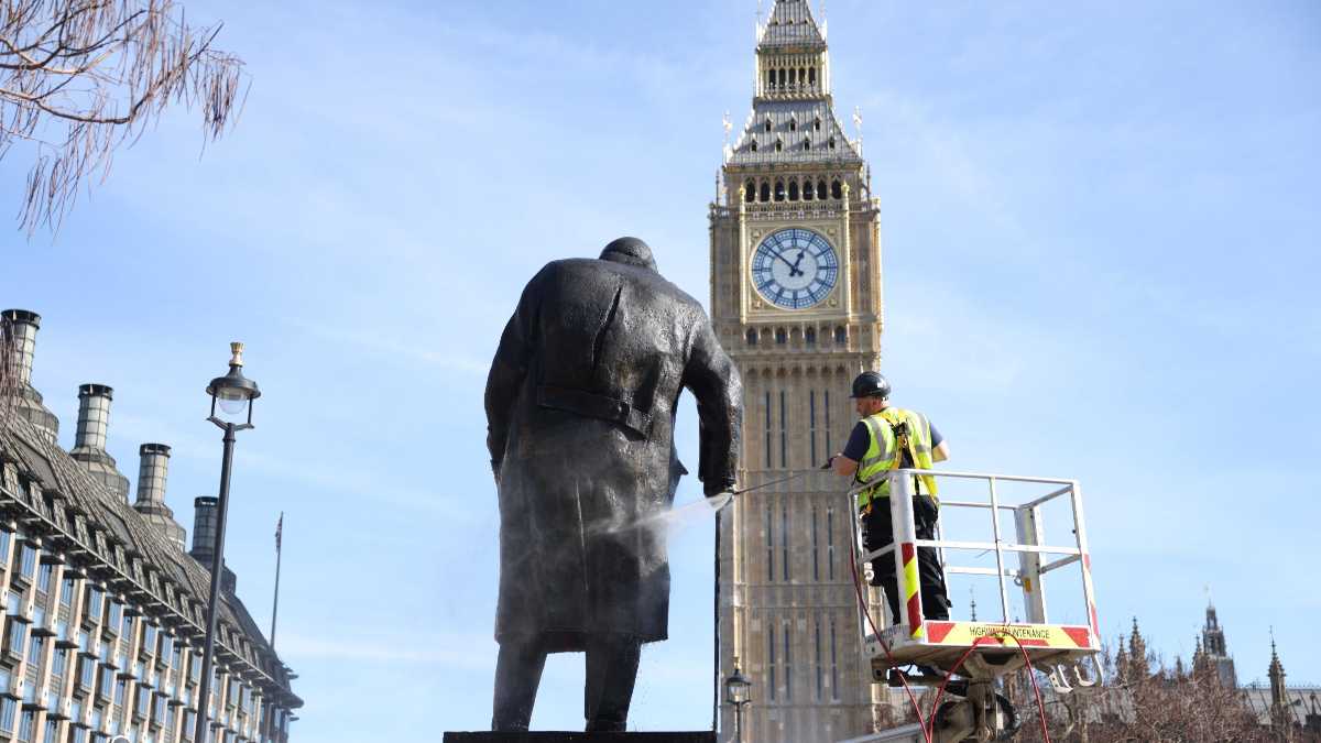 Immagine di Sostituire Churchill con uno scoiattolo è  suicidio