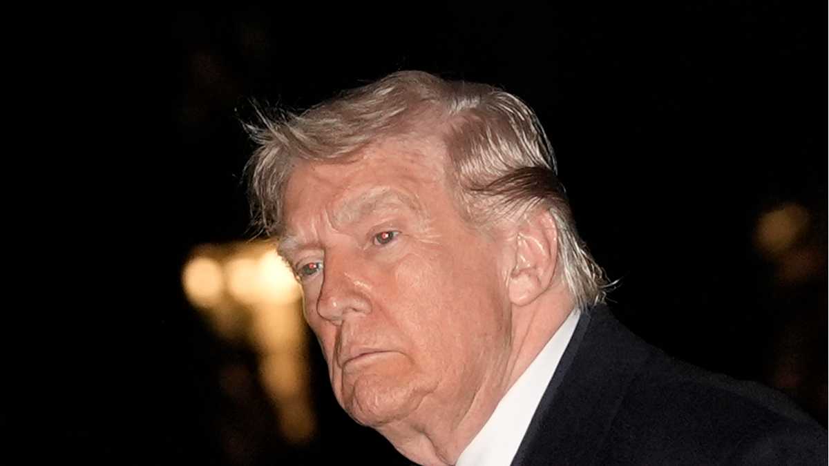 Immagine di Trump tratta con il regime iraniano. Anzi no