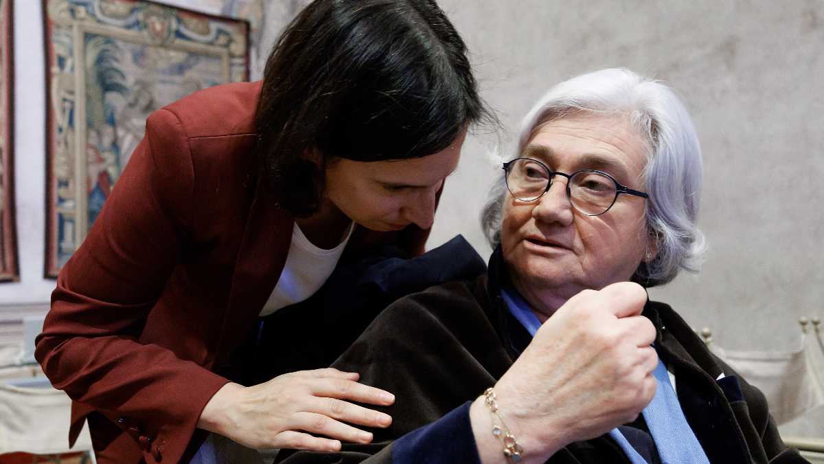 Immagine di Altro che Conte, Schlein e Salis. Il centrosinistra ha trovato il candidato ideale: non esiste