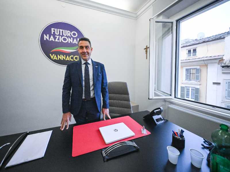 Il generale Roberto Vannacci nel suo ufficio durante l'Inaugurazione della sede di Futuro Nazionale a Roma, 30 marzo 2026. ANSA/RICCARDO ANTIMIANI