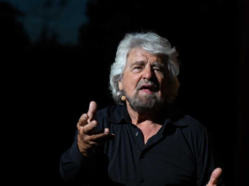 Beppe Grillo durante il suo spettacolo 'Io sono un altro' a Fiesole (Firenze), 17 giugno 2024.ANSA/CLAUDIO GIOVANNINI