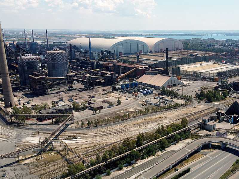 Gli impianti dell'acciaieria ex-Ilva a Taranto (foto di Donato Fasano/Getty Images)