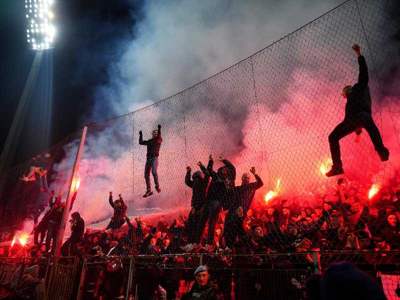 epa12863011 Fans of Bosnia and Herzegovina celebrate as the team win the penalty shoot-out during the FIFA World Cup 2026 European playoff match between Bosnia and Herzegovina and  Italy in Zenica, Bosnia and Herzegovina, 31 March 2026.  EPA/NIDAL SALJIC