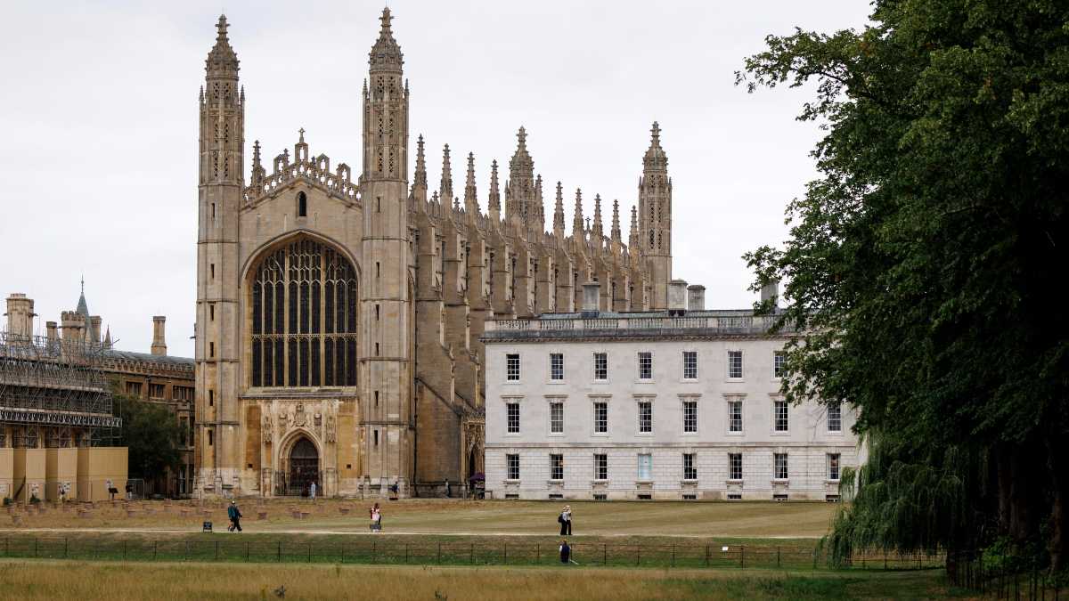 Immagine di Un filantropo oggi può non esserlo domani. Anatomia di un pesce d'aprile