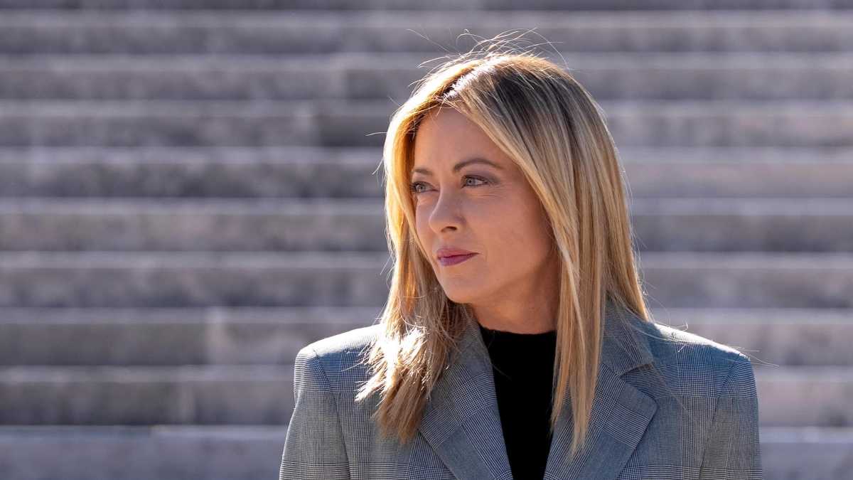 Immagine di Meloni vola nel Golfo Persico: la missione per la sicurezza energetica