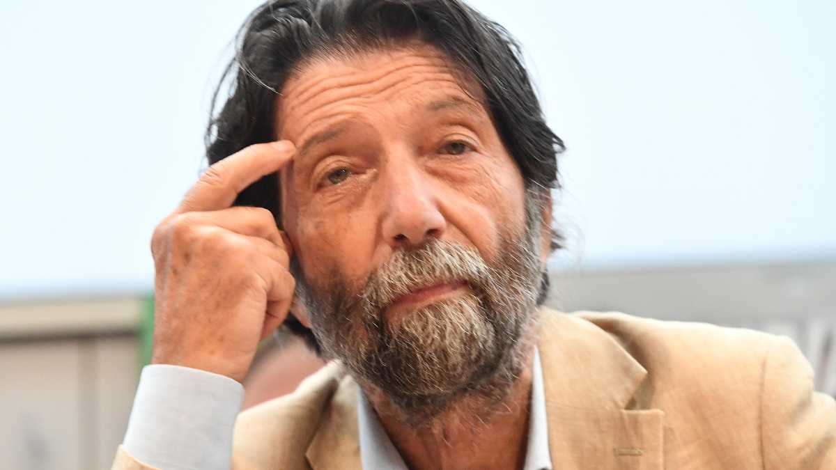 Immagine di Cacciari ne capisce poco, ma riesce ancora a far saltare i nervi alla sinistra