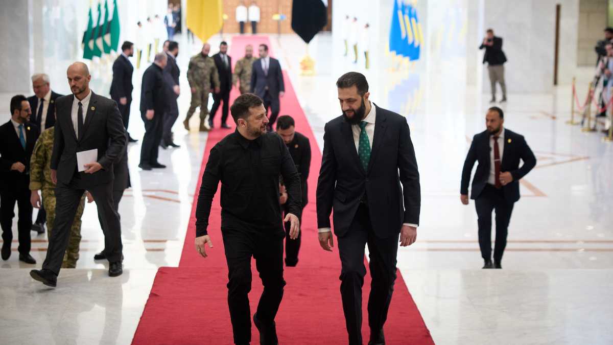 Immagine di Zelensky va in Siria, ma per Sharaa non è uno sgarbo a Putin