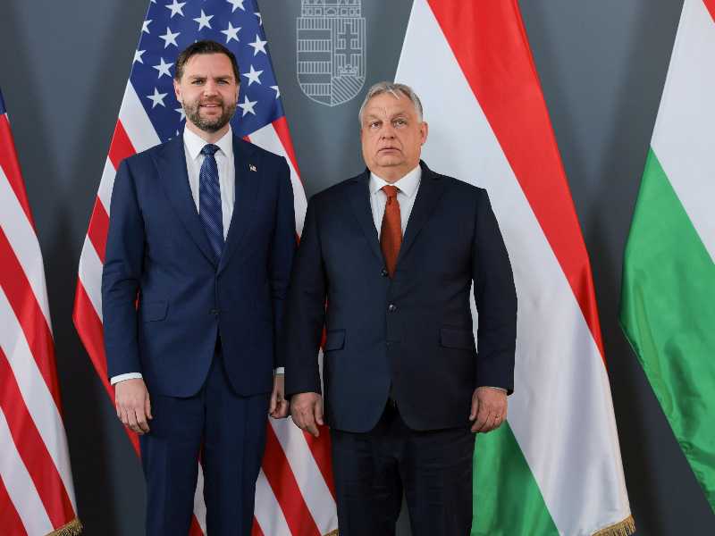 Viktor Orbán e J.D. Vance. Foto LaPresse