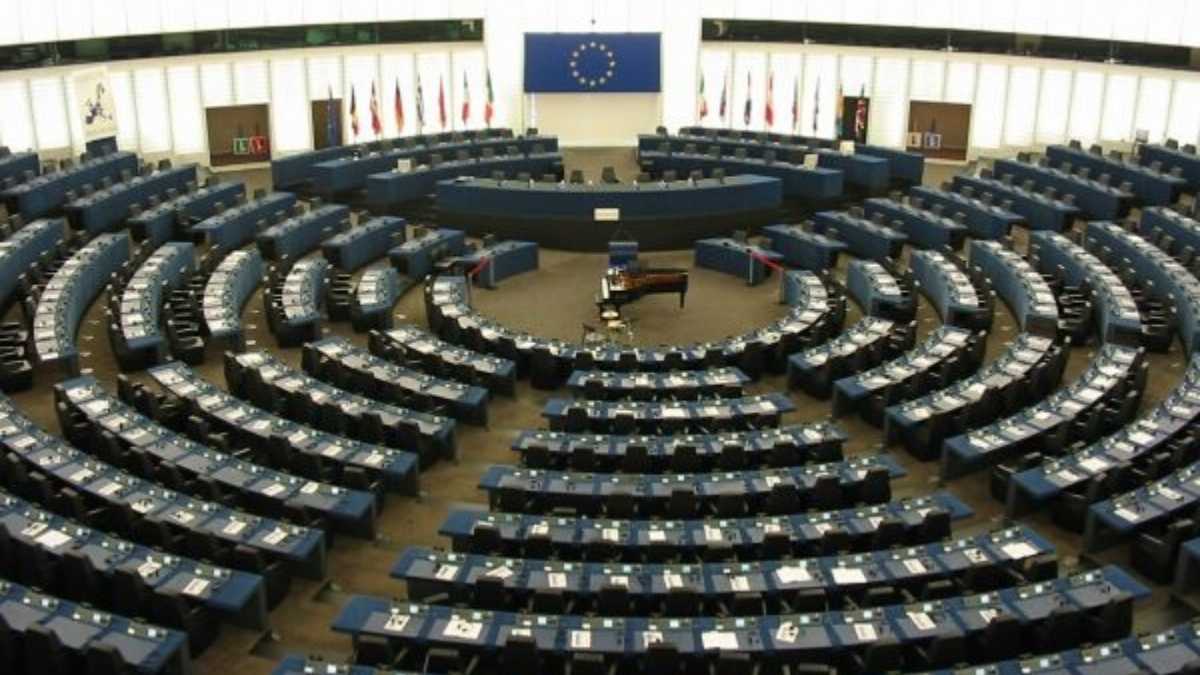 Le leggi europee su social e AI sono ambiziose, ma applicarle resta un vaste programme