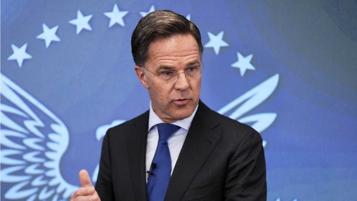 Immagine di Armato di lusinghe, Rutte cerca di salvare la Nato da un Trump furente che pensa alle punizioni