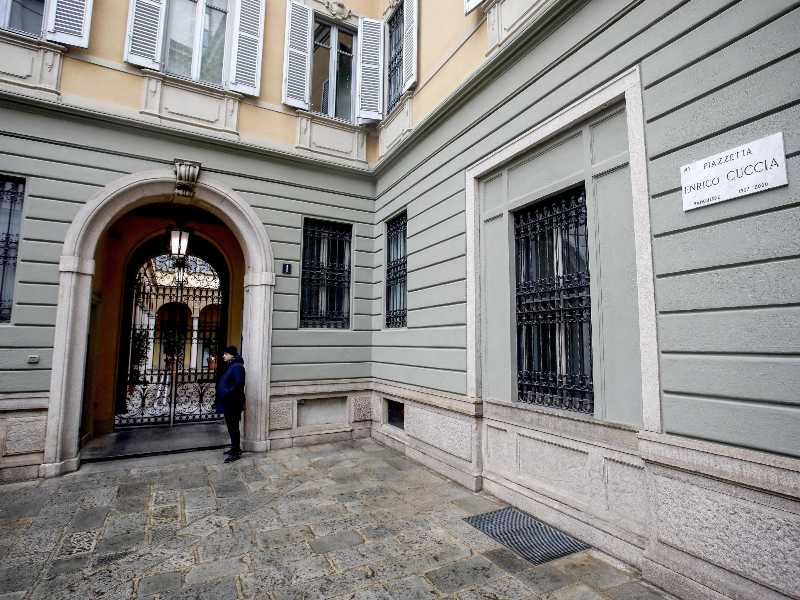 Il palazzo che ospita la sede di Mediobanca in piazzetta Cuccia a Milano, 28 gennaio 2025. ANSA/MOURAD BALTI TOUATI