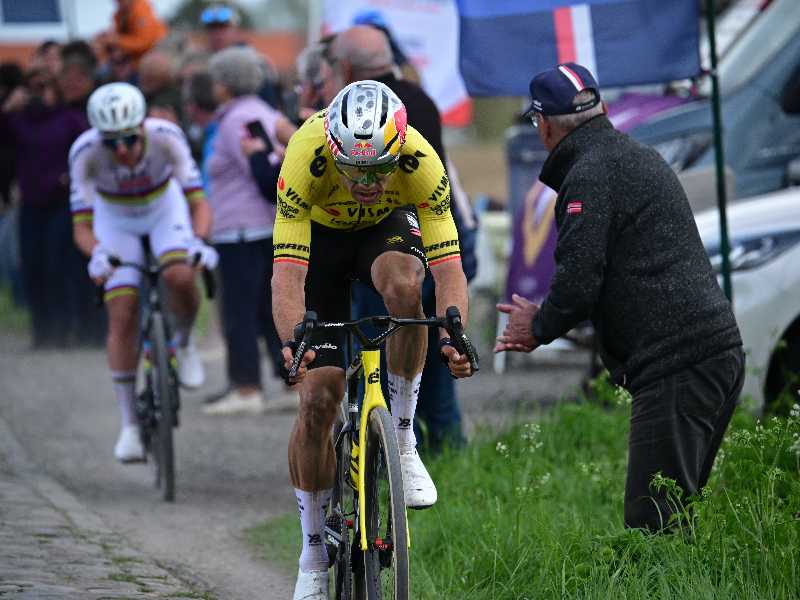 Wout van Aert ha vinto la Parigi-Roubaix 2026 (foto Bernard Papon per A.S.O.)