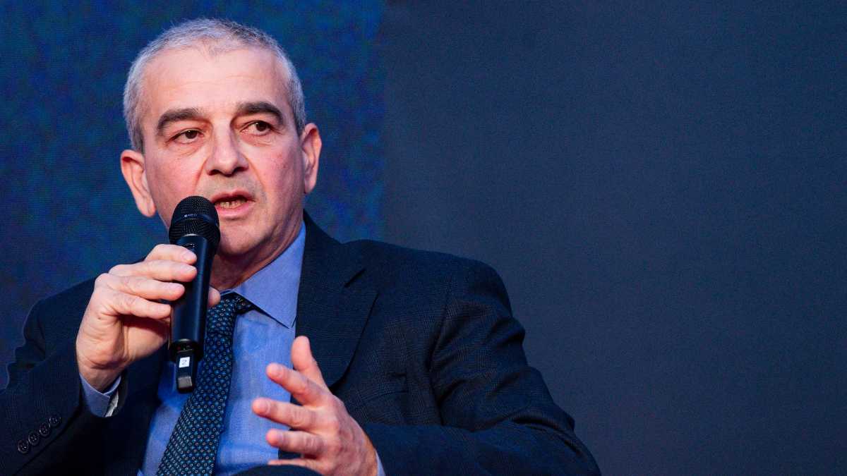 Immagine di Insidie e demagogie. Perché Meloni delega a Fazzolari il dossier 1° maggio