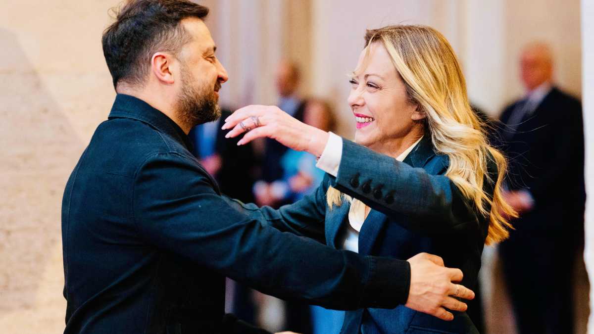 Immagine di Meloni fa “scudo” a Zelensky. I nuovi attacchi di Trump. Ribaltone Mps. L'ex ministro Franco: “Lovaglio? L'avevamo scelto noi"