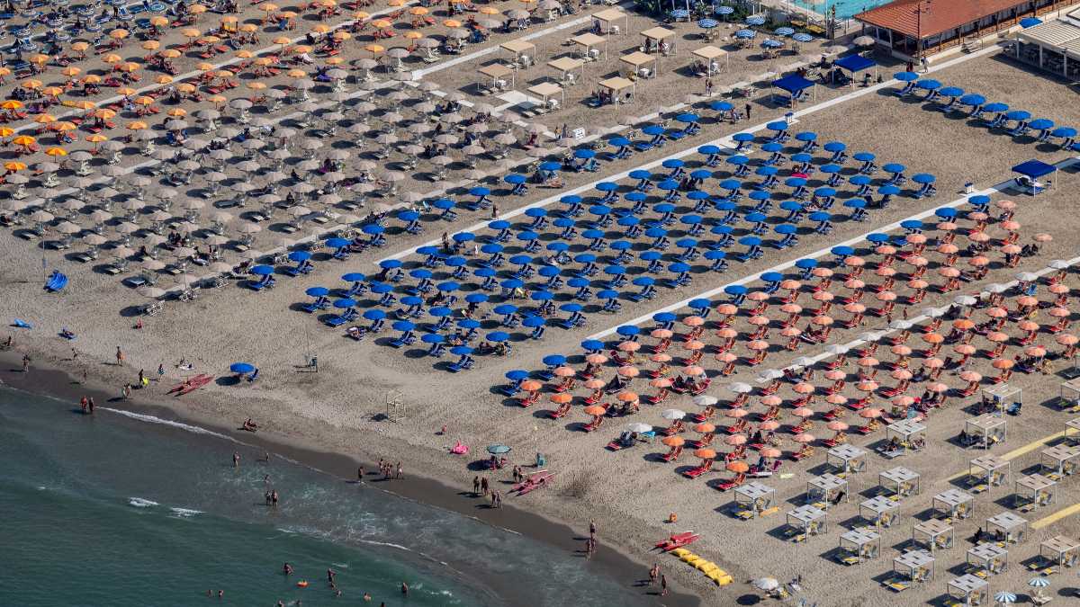 Immagine di Vent'anni di Bolkestein e le spiagge italiane sono ancora senza gare