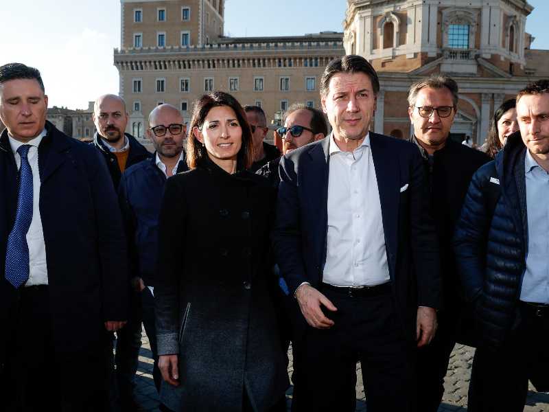 Virginua Raggi e Giuseppe Conte