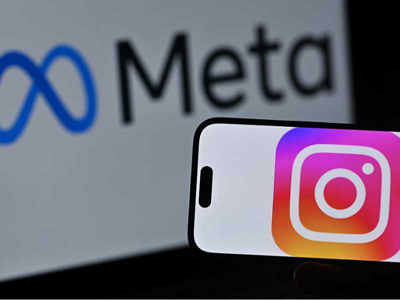 La società statunitense Meta, proprietaria di Instagram e WhatsApp, ha costruito il proprio modello di business sul controllo e sulla valorizzazione dei dati (foto Ismail Kaplan/Anadolu via Getty Images)