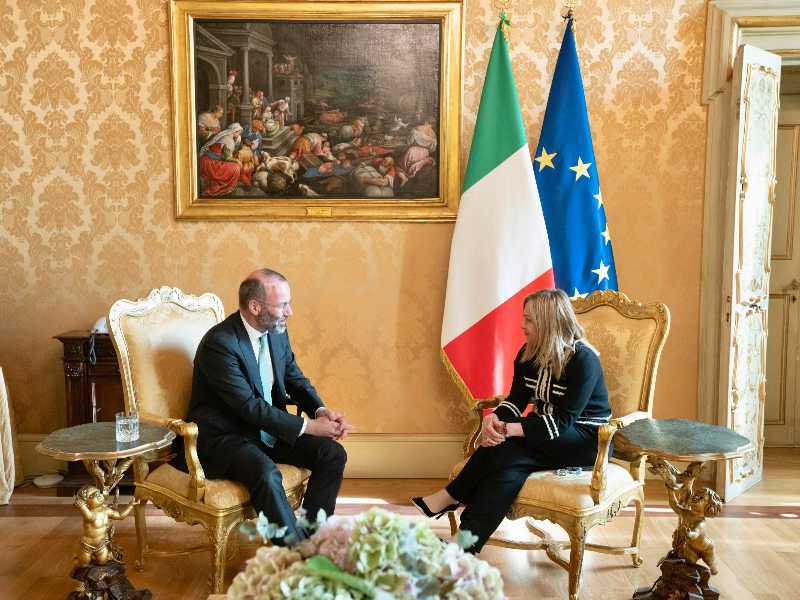 Il presidente del Ppe, Manfred Weber durante l'incontro con la premier Giorgia Meloni a Palazzo Chigi, Roma, 11 novembre 2022. Foto Ansa