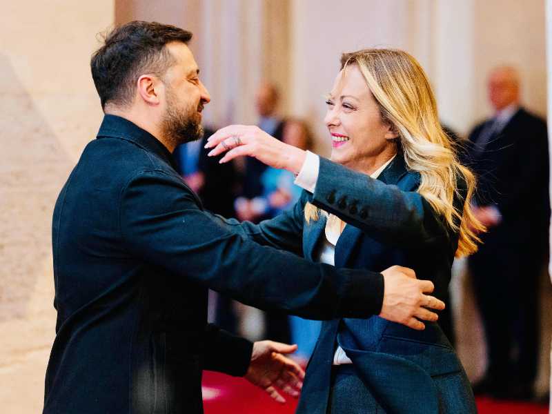 La presidente del Consiglio Giorgia Meloni e il Presidente dell'Ucraina Volodymir Zelensky durante l'incontro a Palazzo Chigi