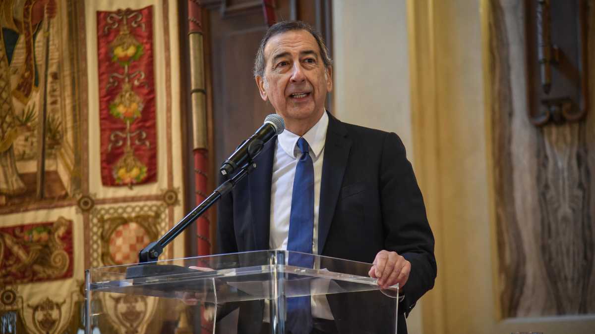 Immagine di Il fiume, il mare e Beppe Sala nel guado