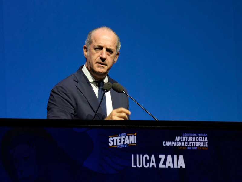 Il governatore del Veneto, Luca Zaia, alla kermesse della Lega per aprire la campagna elettorale per Alberto Stefani alla presidenza del Veneto, a Padova, 15 ottobre 2025 ANSA / NUOVE TECNICHE