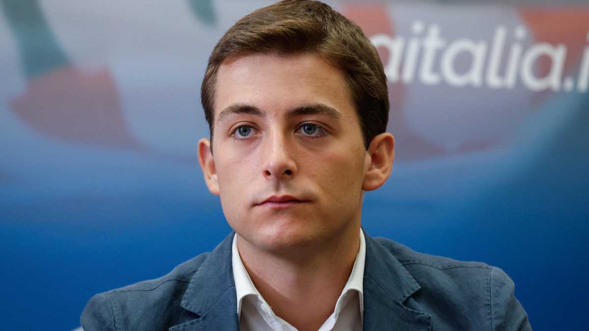 Immagine di I Leoni dei Berlusconi. Ridimensionato il segretario dei giovani di FI, cambi nella comunicazione. L’idea di staccare un uomo Mediaset a Roma