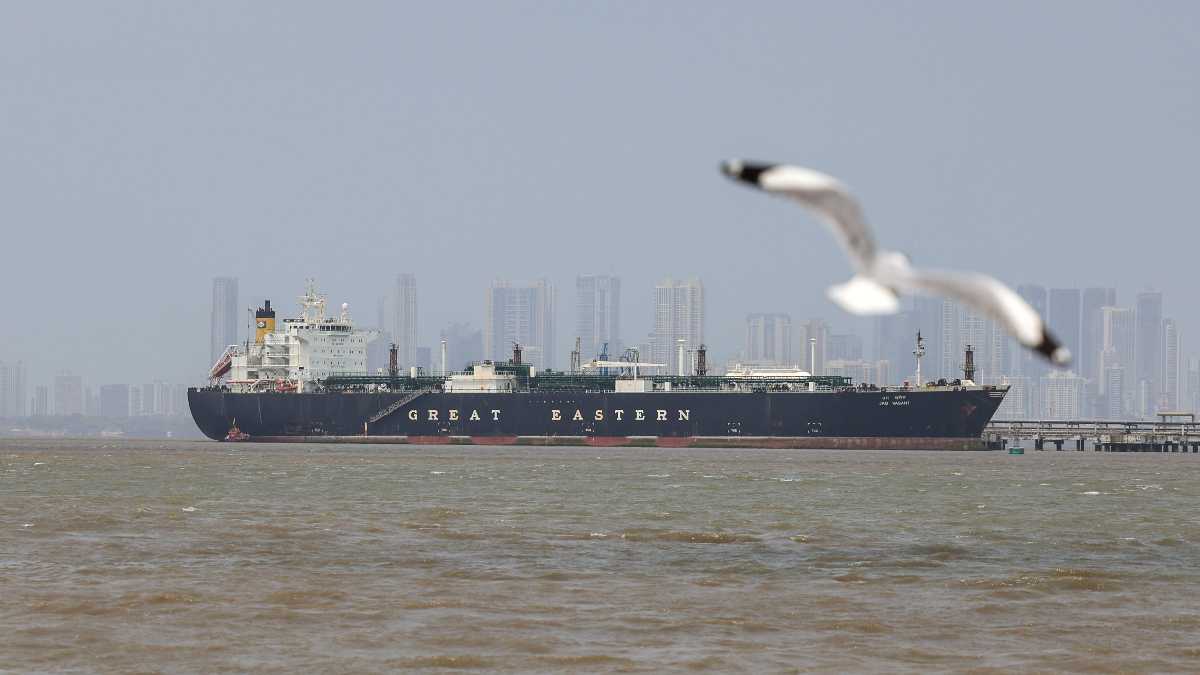 Immagine di L'Iran annuncia di aver chiuso di nuovo lo Stretto di Hormuz