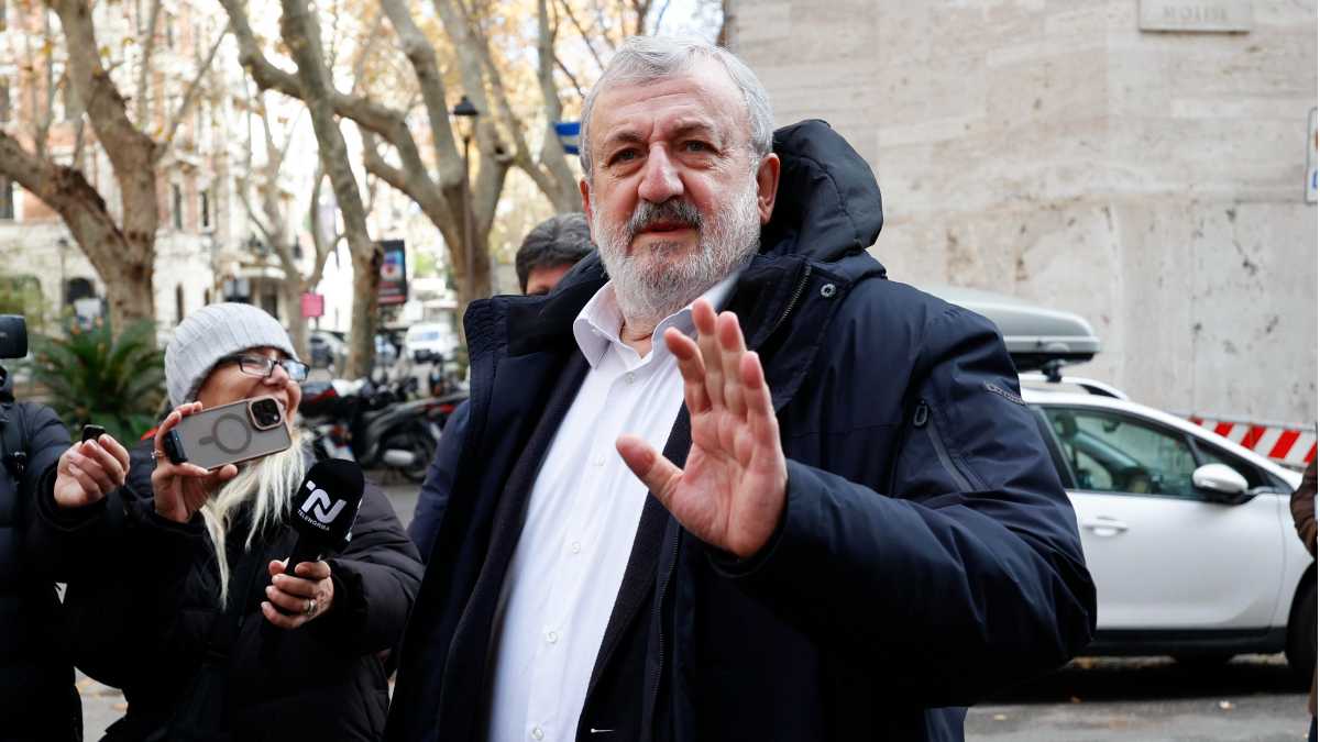 Immagine di C'è un altro togascrittore in Puglia: il debutto in libreria di Emiliano