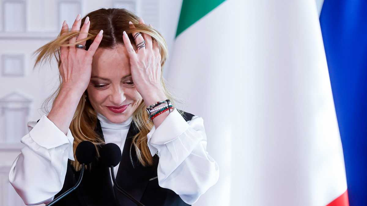 Immagine di I muri di Meloni: lo scontro con il colle sull'immigrazione e la contesa del 3 per cento