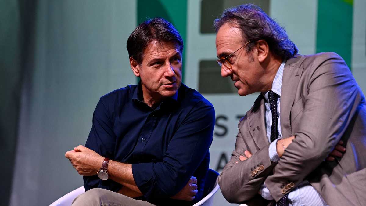 Giuseppe Conte e Angelo Bonelli (foto ANSA/RICCARDO ANTIMIANI)