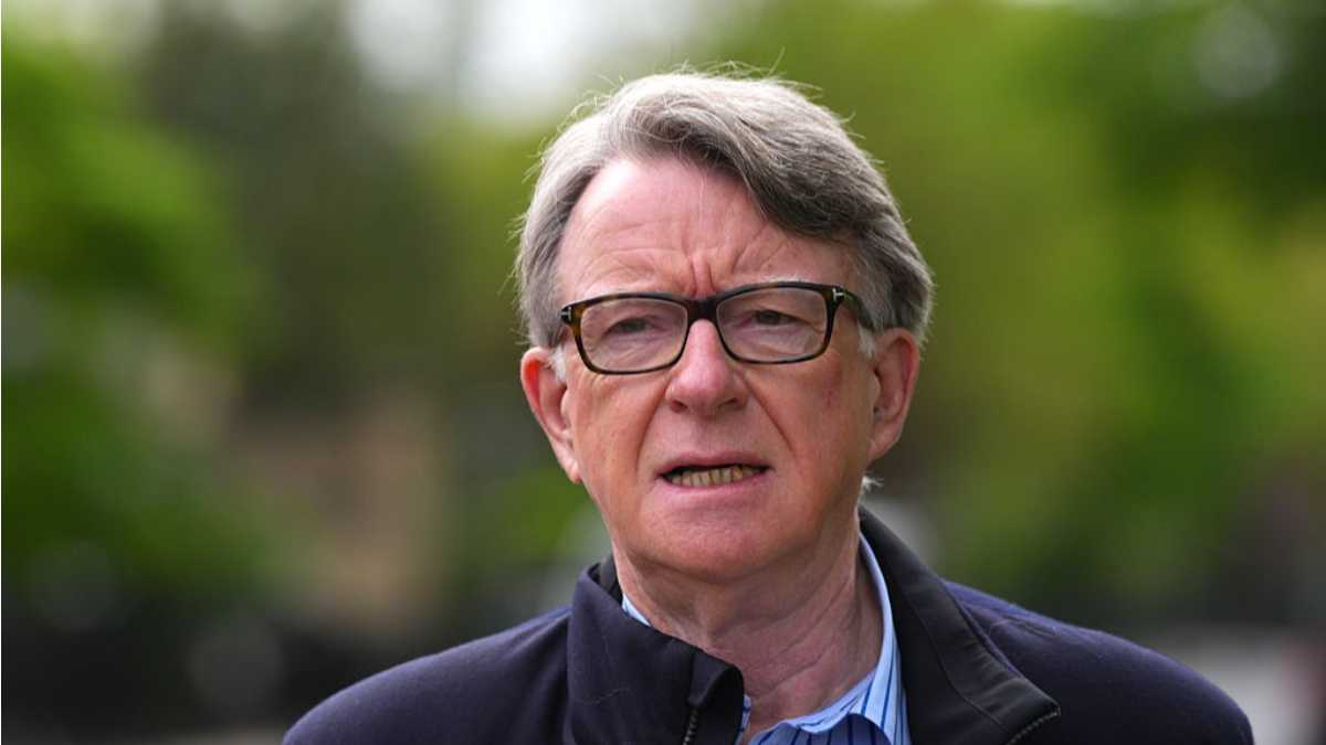 Immagine di Mandelson drama. Potevano licenziarlo e chiuderla lì. E invece, riecco la stravaganza inglese