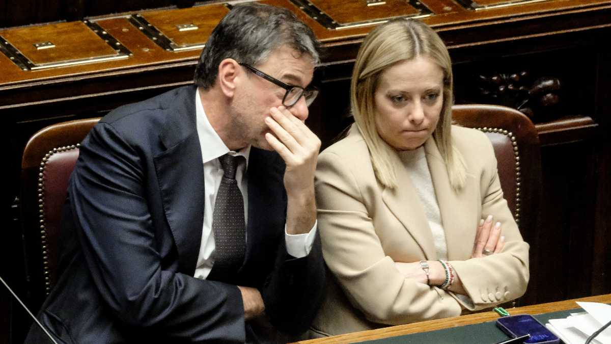 Immagine di Meloni e Giorgetti "sfiduciano" l'Istat e i suoi dati: "Allacciate le cinture". Assedio alla Ragioneria