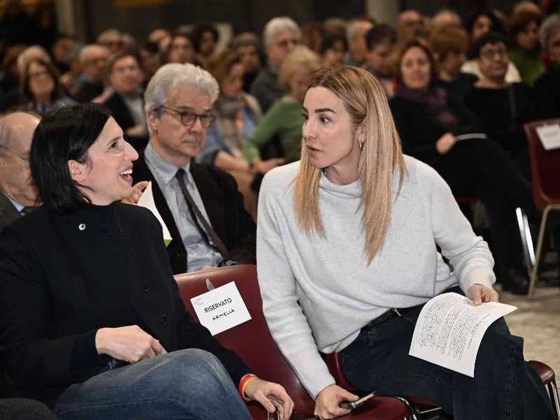 Elly Schlein, segretaria del Partito Democratico, e Silvia Salis, sindaca di Genova. Foto Ansa