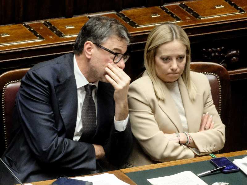 Il Ministro dell’economia Giancarlo Giorgetti, Il Presidente del Consiglio Giorgia Meloni  in occasione delle Comunicazioni del Presidente del Consiglio  in vista del Consiglio europeo del 23 e 24 ottobre. Camera dei Deputati, Roma Mercoledì 22 Ottobre 2025. (foto Mauro Scrobogna / LaPresse)  Minister of economy Giancarlo Giorgetti, Prime Minister Giorgia Meloni on the occasion of the Prime Minister's Communications in view of the European Council of 23 and 24 October. Chamber of Deputies, Wednesday October 22 2025. (Photo by Mauro Scrobogna / LaPresse)
