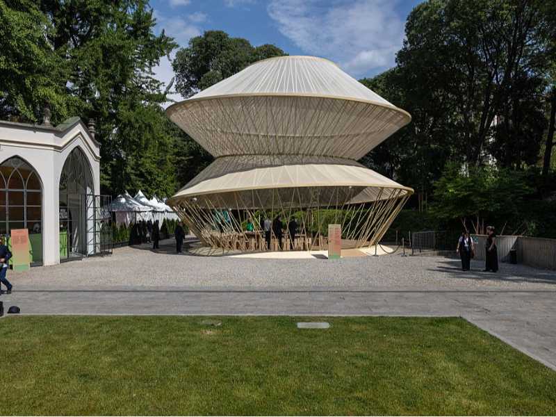 Un'istallazione a Palazzo Citterio durante la Milano Design Week (foto Emanuele Cremaschi/Getty Images)