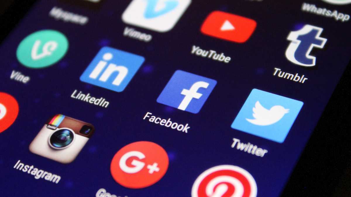 Immagine di Turgenev ce l’aveva con i circoli. Non sapeva dei social