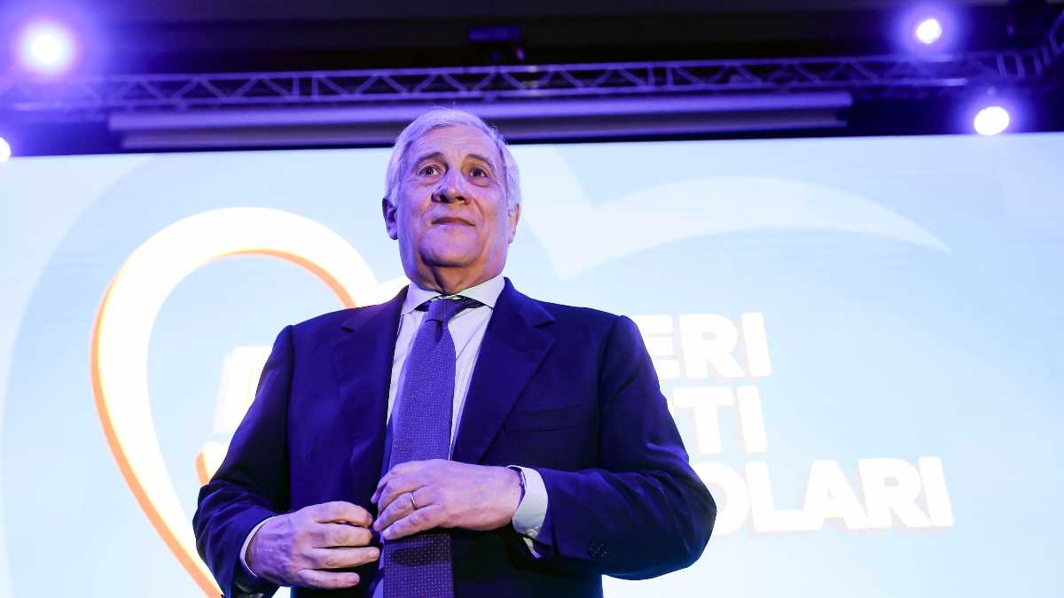 Tajani cerca il rilancio all’evento del Ppe. Assenti i forzisti vicini a Marina B.