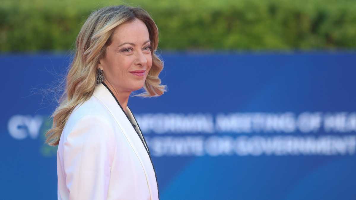 Tra energia e difesa: il bivio di Meloni al Consiglio Ue. Ok del Colle alle norme sulla sicurezza