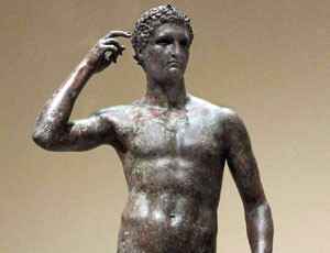 L'Atleta di Fano, statua bronzea di Lisippo, oggetto della contesa